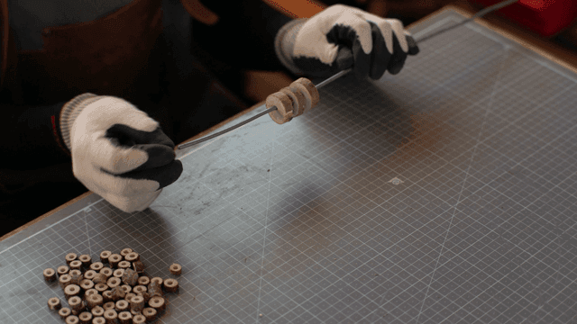 작업대에서 나무 배열 제작