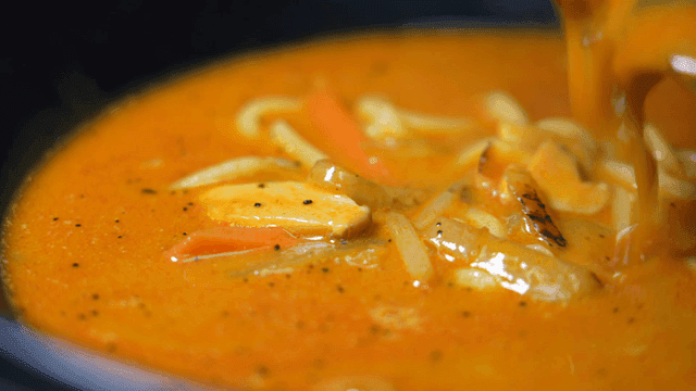 Transferring jjamppong into a bowl