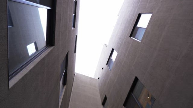 아래에서 본 높은 건물들