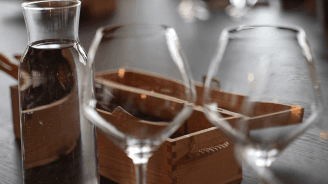 Table setting with wine glasses and water