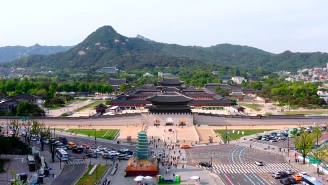 Gwanghwamun and Gyeongbokgung Palace in Downtown