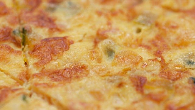 노릇노릇하게 구워진 단호박 부침개