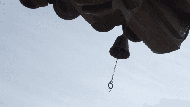 한국 전통 처마에 달려있는 종