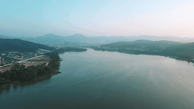 Tranquil lake surrounded by mountains