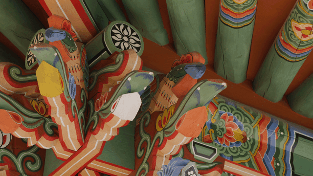 Gorgeous traditional Korean house roof design