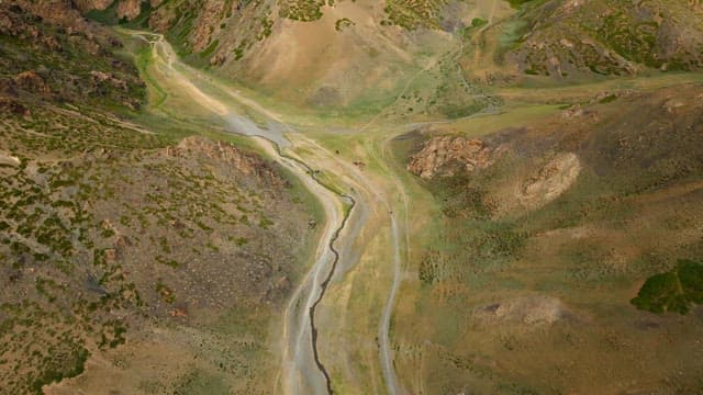 산 골짜기의 전경