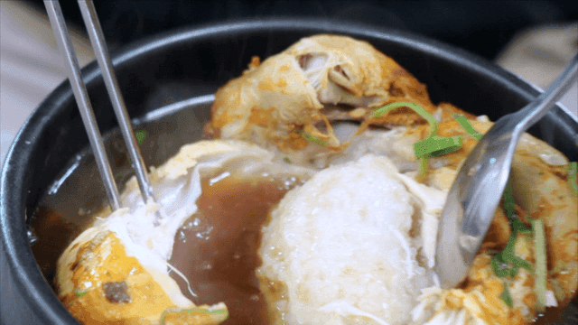 속안에 찹쌀이 가득찬 상황버섯 삼계탕