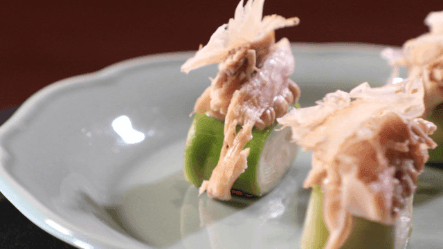 Pumpkin slices topped with vegetables and meat