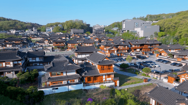 Quiet traditional hanok village in broad daylight