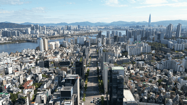 맑은 날씨에 펼쳐진 강남 전경