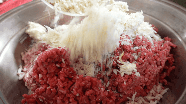 Breadcrumbs mixed with minced meat