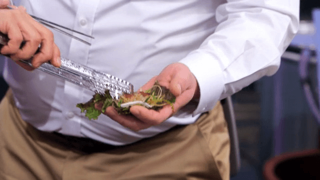 상추쌈 위에 올라가는 삼겹살