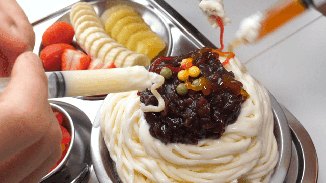 빙수 위에 뿌리는 다양한 시럽