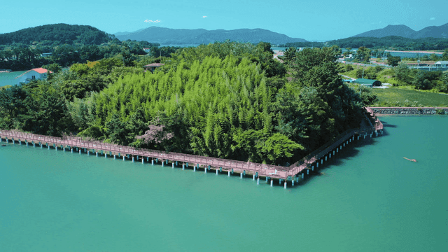 Coastal walking path along island