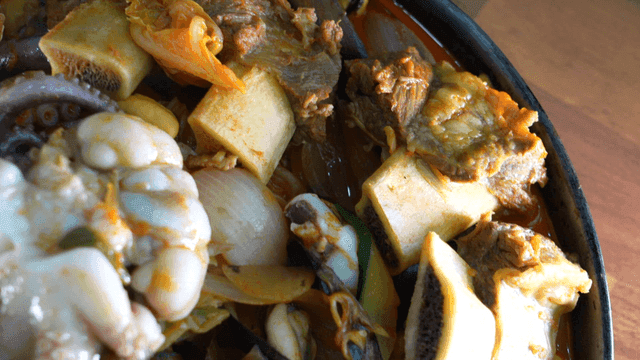 Spicy seafood galbi jjamppong with crab