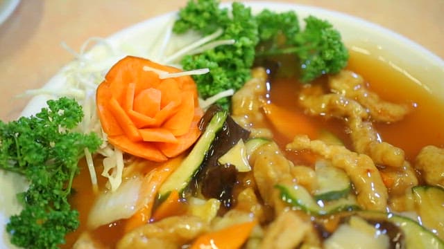 소스에 적셔진 탕수육