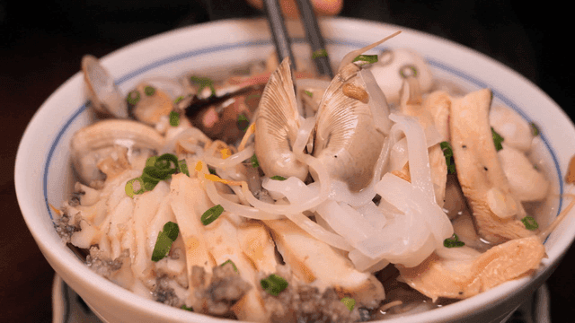 Chopsticks for mixing seafood nourishing rice noodles