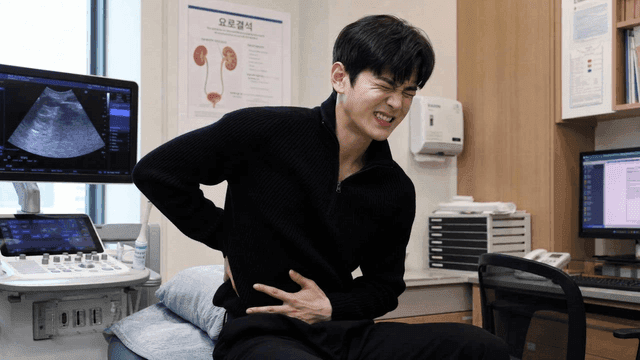 Male patients experiencing pain at clinic