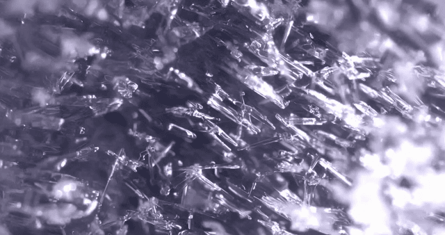 정교한 얼음 결정의 움직임