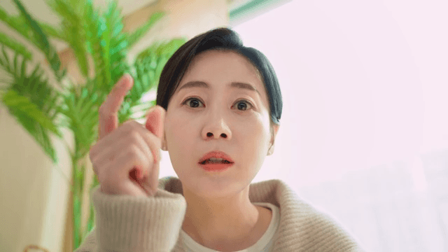 아이의 시선으로 바라보는 화가 난 엄마