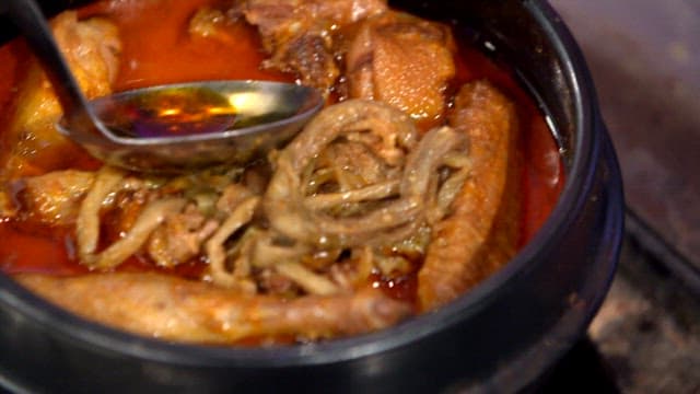 오리탕에서 걷어내는 기름