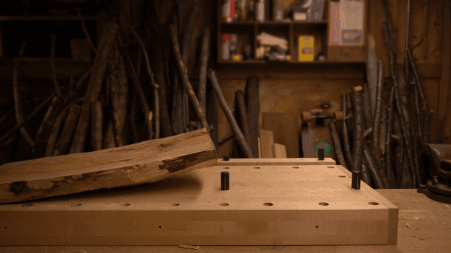 아늑한 작업실에서 목공 작업