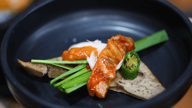 Pork liver with kimchi and vegetables