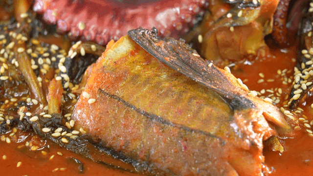 Flower octopus cooked with seasoned octopus and fish