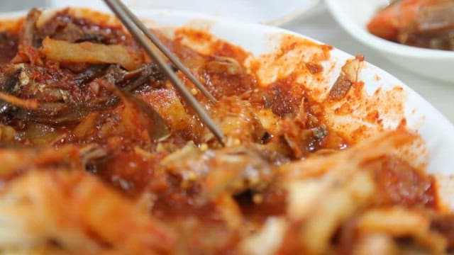 매운 생선찜에 알이 들어있는 도루묵