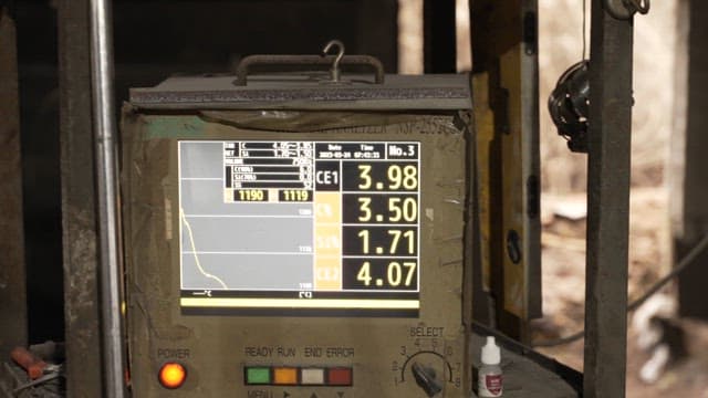 데이터를 표시하는 산업용 모니터