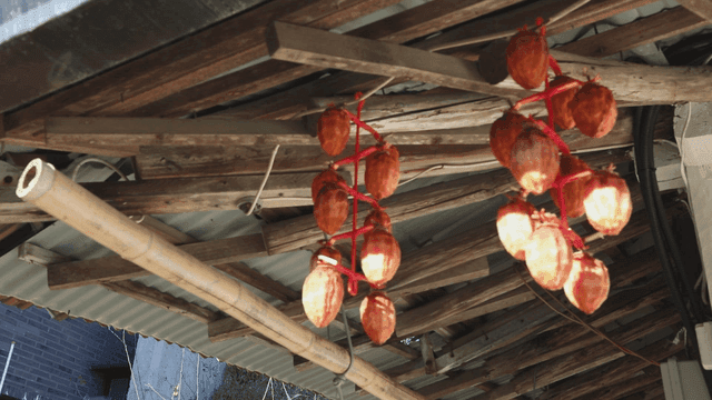 지붕 아래 매달린 곶감