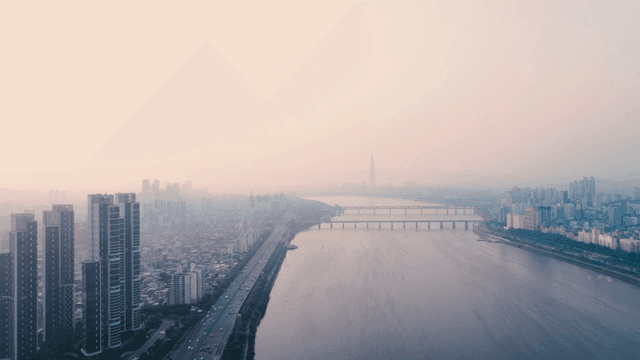 Seoul cityscape with Han River at dawn