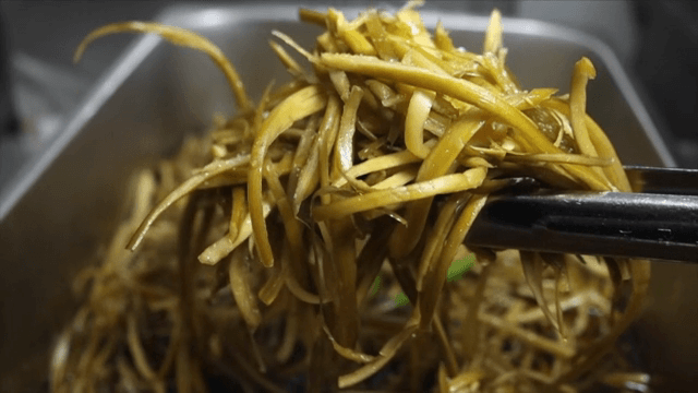 간장에 절인 한국식 채소