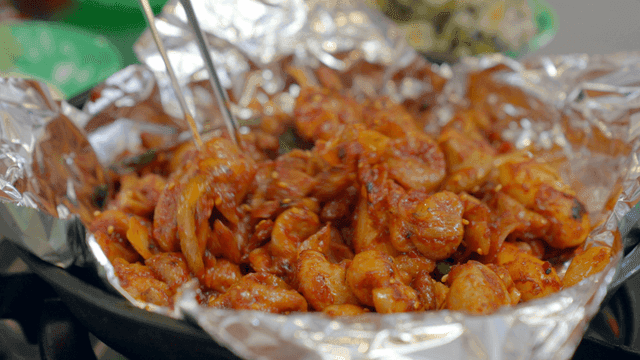 호일에 싸인 매콤한 곱창볶음