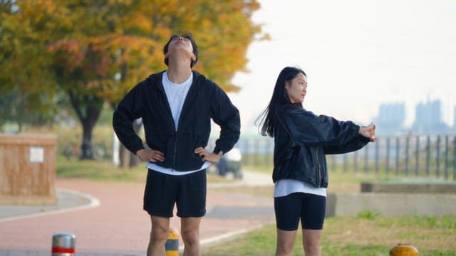 준비운동을 하는 사람들