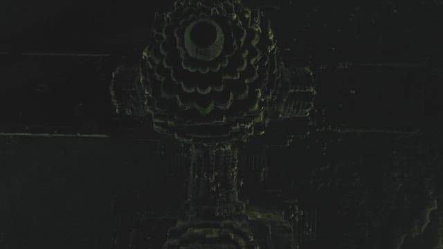 원숭이들이 가득한 고대 사원의 밤