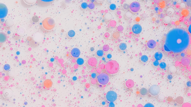 Colorful bubbles in mixed liquid