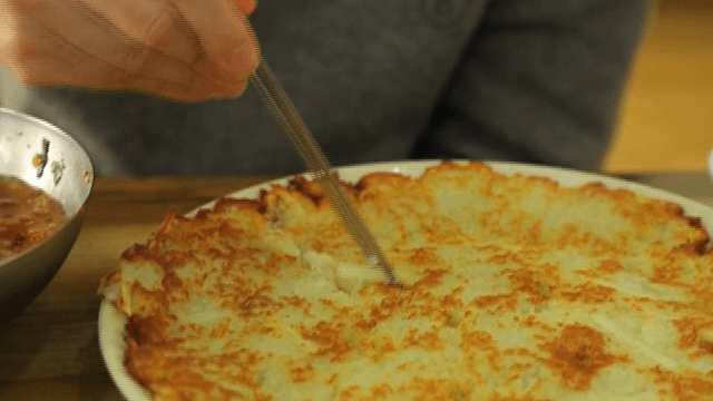 젓가락으로 집어먹는 감자전