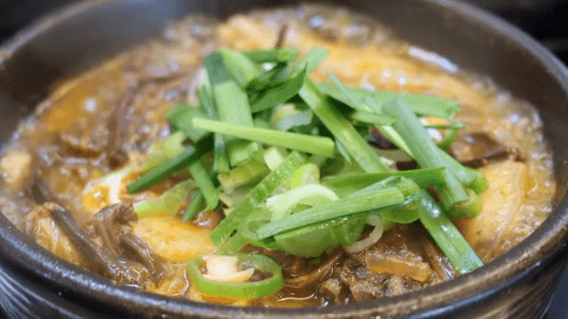 고사리가 들어간 한국식 찌개