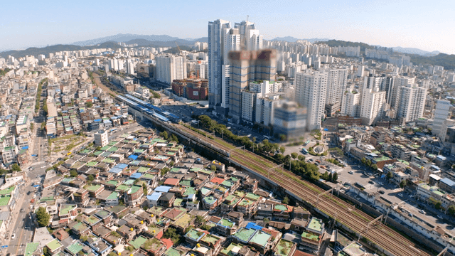 철도와 함께 펼쳐진 도시 전경