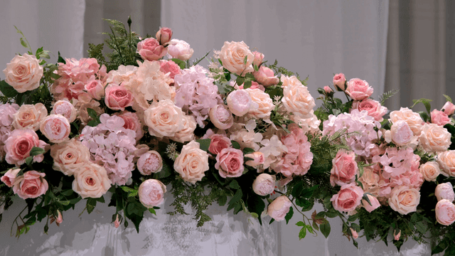 아름다운 분홍 장미 꽃꽂이