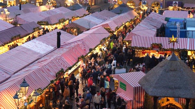 Crowded Nuremberg Christmas market