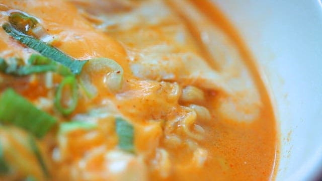 파가 들어간 치즈 라면