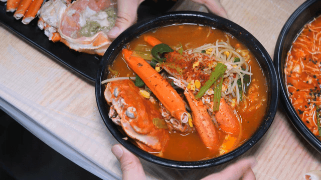 Spicy red crab ramen made with fresh ingredients