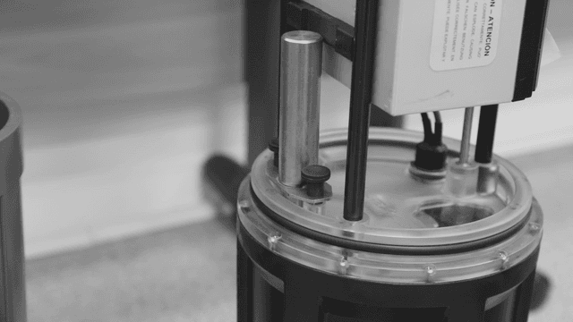 작동 중인 산업 기계의 근접 촬영