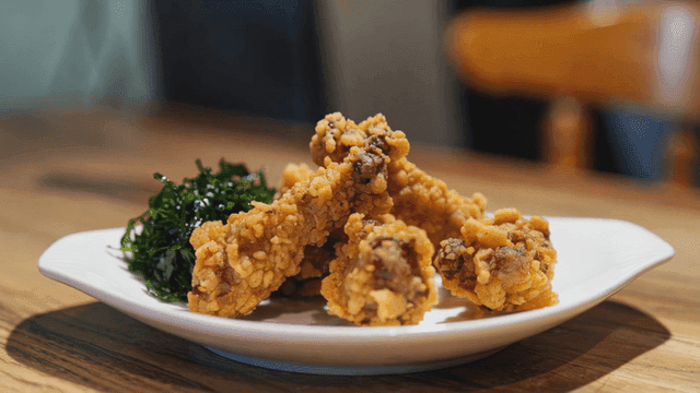 Fried chicken on plate