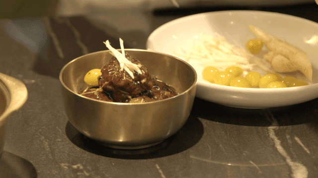 Braised ribs with ginkgo and scallions