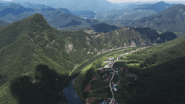 Mountain and river scenery