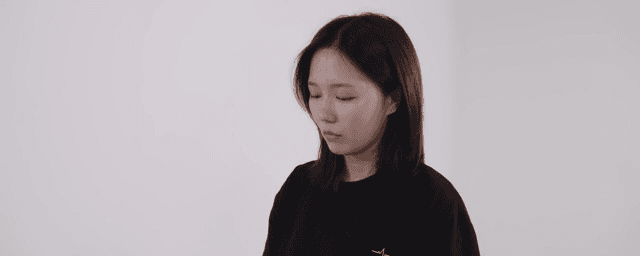 상담을 받는 여성