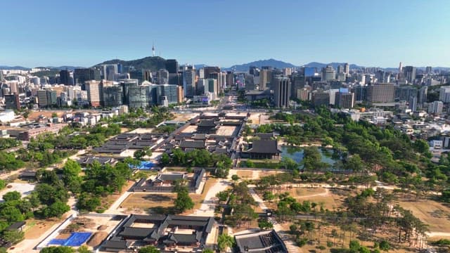 현대 도시 풍경 속 전통 궁궐